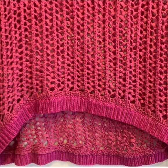 Guess pink sweater 🌺 - Picture 3 of 7